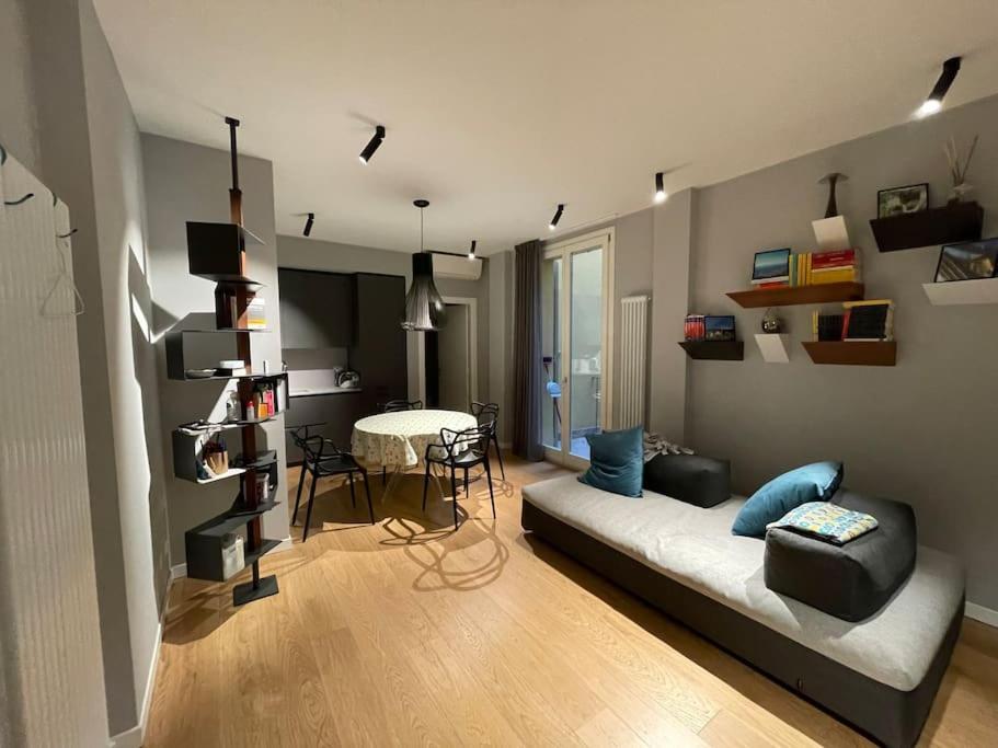 Best Place In Bologna Next 2 Towers Apartment Exterior photo
